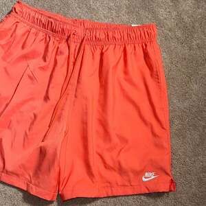 Nike Club Men's Woven Flow Shorts - NWT